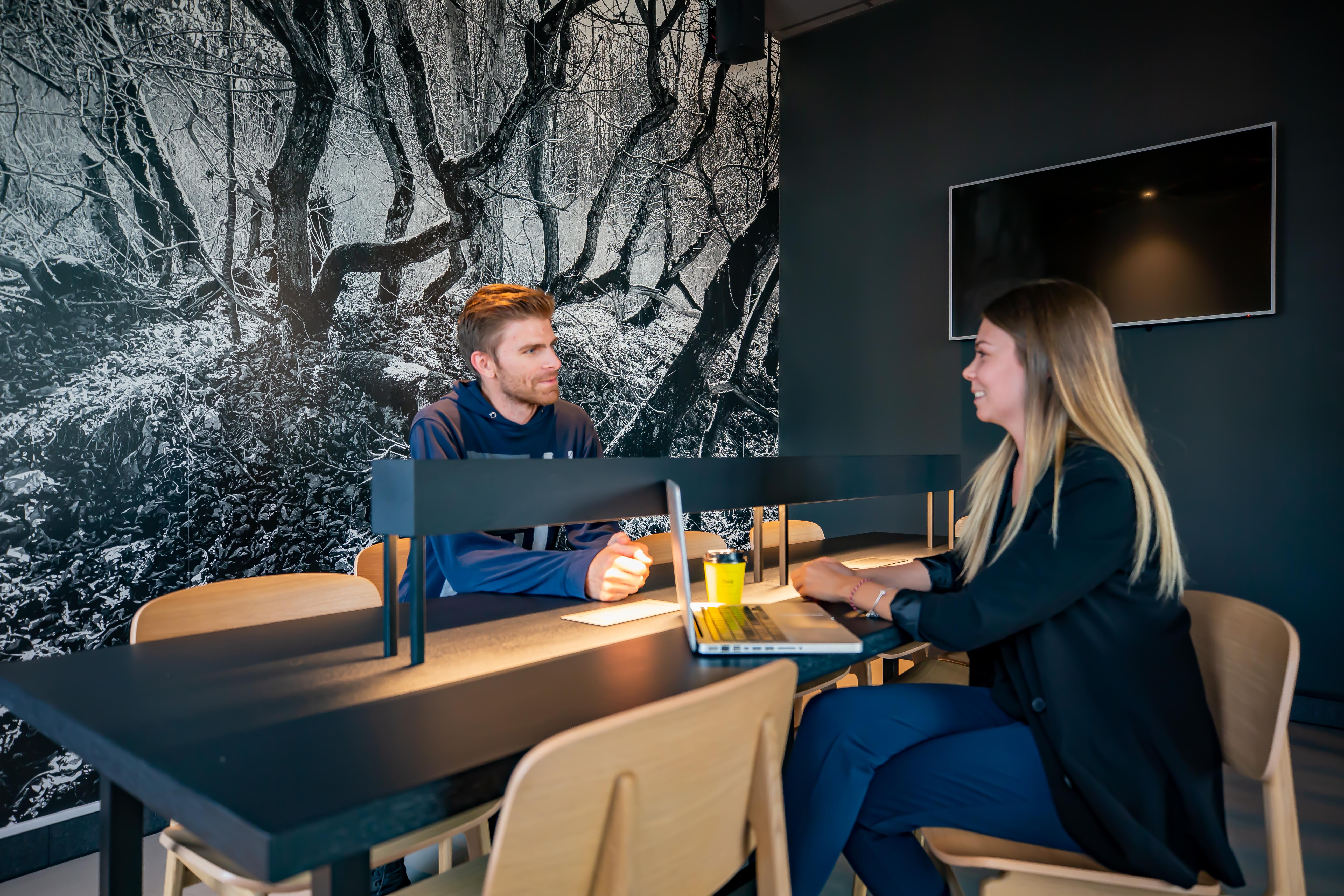 乌普兰斯韦斯比兹利普酒店 Upplands-Väsby 外观 照片