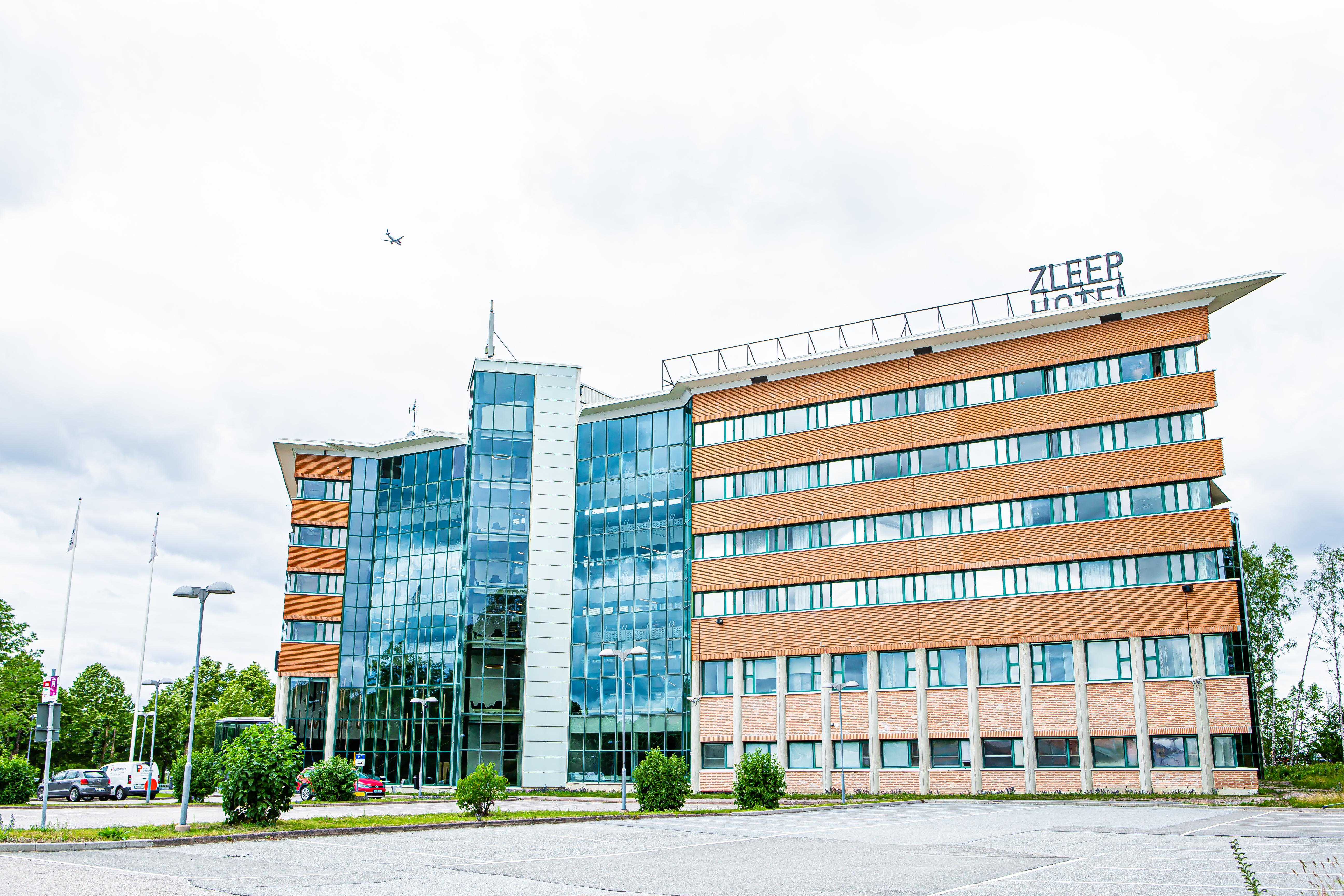 乌普兰斯韦斯比兹利普酒店 Upplands-Väsby 外观 照片