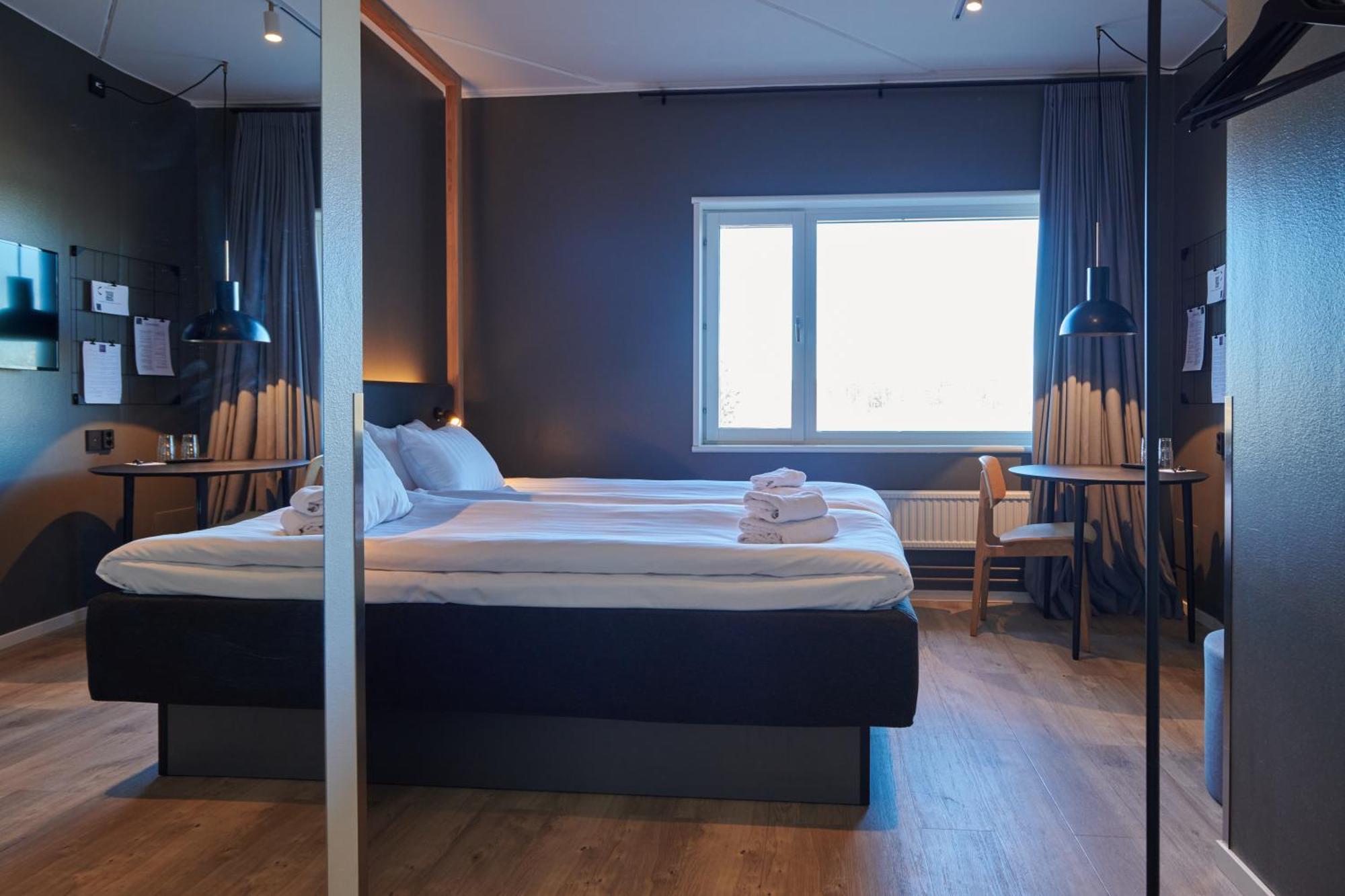 乌普兰斯韦斯比兹利普酒店 Upplands-Väsby 外观 照片